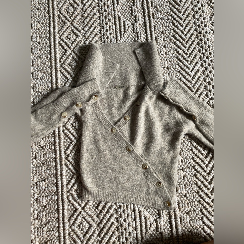 Ruve Knit Off the Shoulder Knit